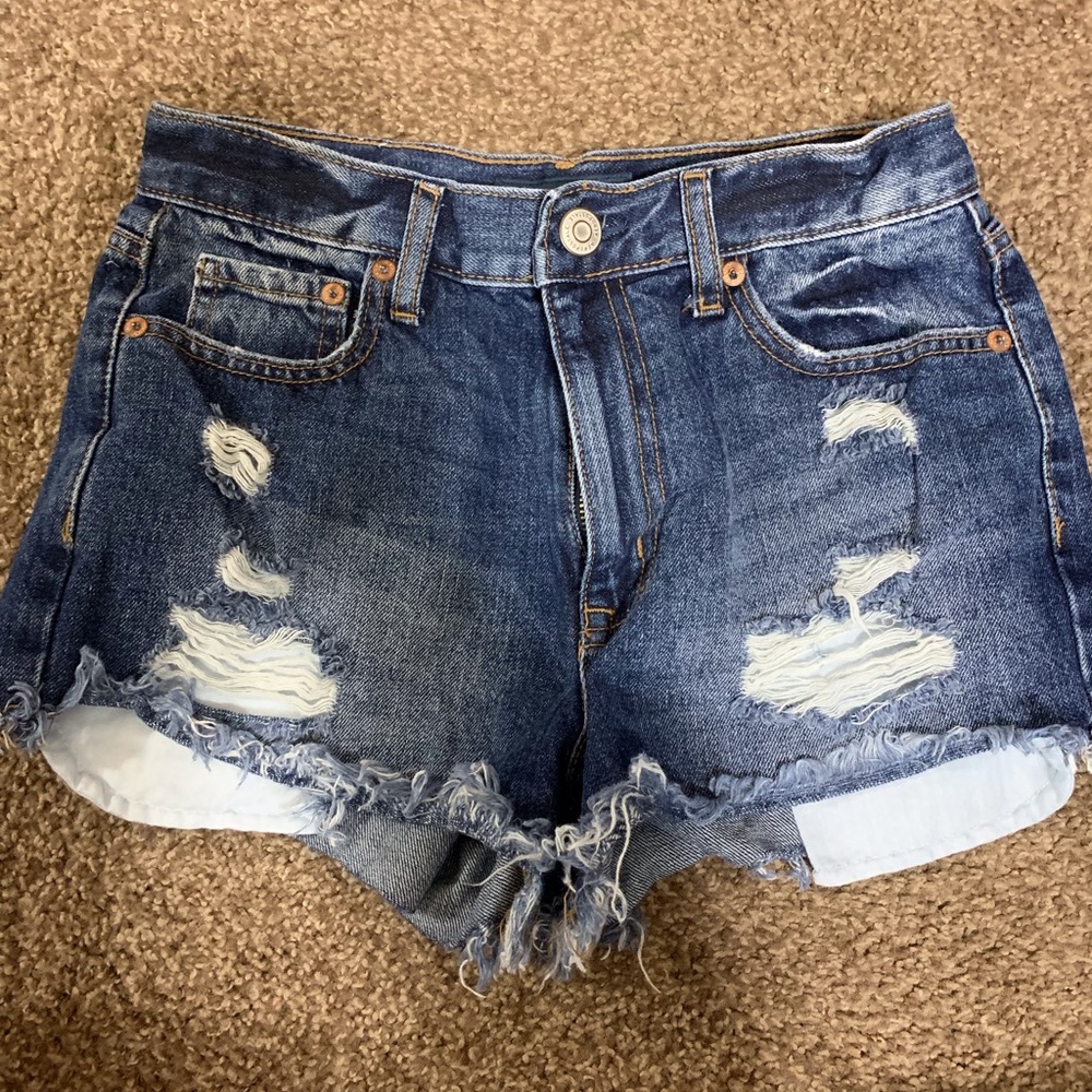 Ripped denim shorts